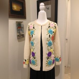 VINTAGE cardigan - hand decorated - awesome condition!